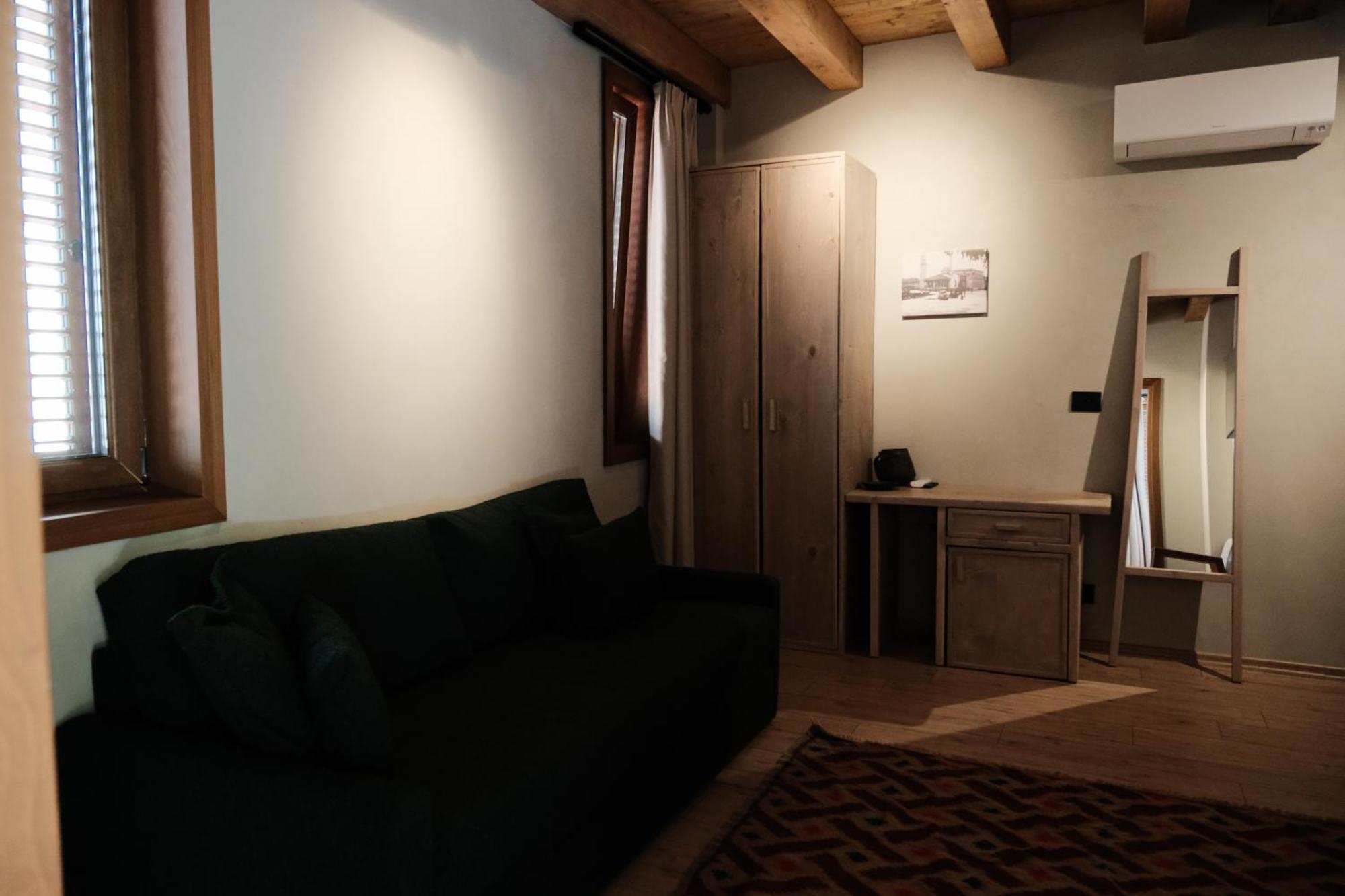 Faces & Places Boutique Hotel 4*