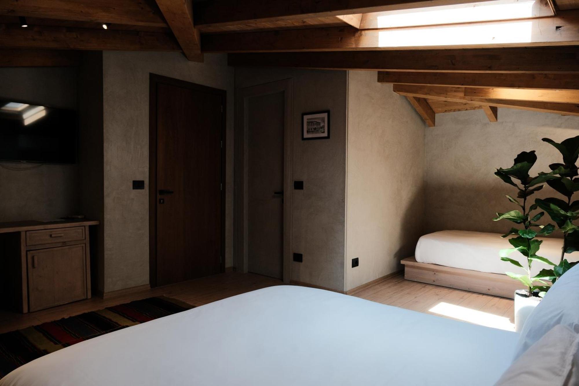 Faces & Places Boutique 4* Tirana